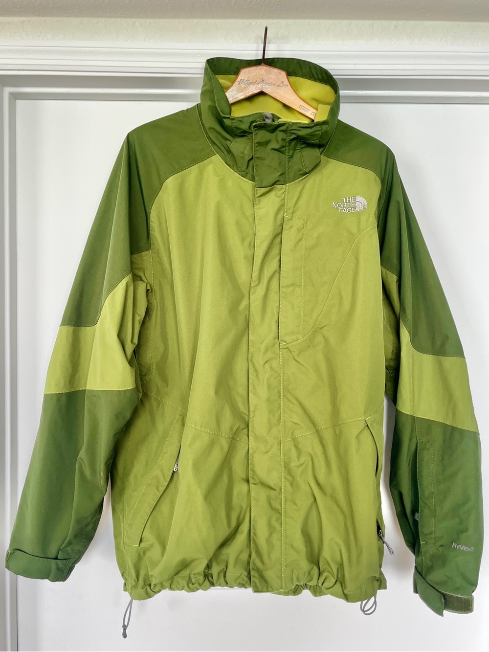The North Face  HyVent  Water Resistant Jacket size L Green *No Hoodie